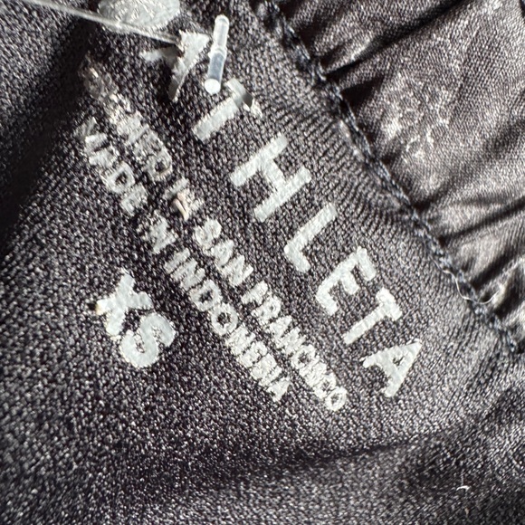 Athleta-Run Racer Camo Shorts ~ Black XS - Picture 3 of 3